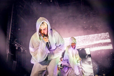 Oscar And The Wolf @ Suikerrock 2024, picture 14, photographed by Peter Smet - FrontView Magazine