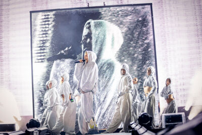 Oscar And The Wolf @ Suikerrock 2024, picture 21, photographed by Peter Smet - FrontView Magazine