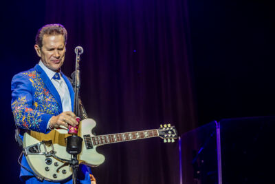 Chris Isaak @ Lokerse Feesten, foto 20, foto's door Edwin Houdevelt - FrontView Magazine