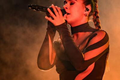 Laura Tesoro @ Beleuvenissen, picture 3, photographed by Jürgen Bruynooghe - FrontView Magazine