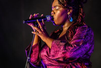 Oriana Ikomo @ Beleuvenissen, picture 1, photographed by Jürgen Bruynooghe - FrontView Magazine