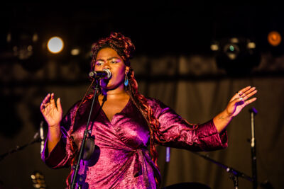 Oriana Ikomo @ Beleuvenissen, picture 3, photographed by Jürgen Bruynooghe - FrontView Magazine