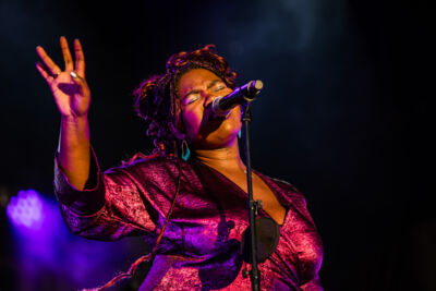 Oriana Ikomo @ Beleuvenissen, picture 17, photographed by Jürgen Bruynooghe - FrontView Magazine