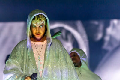 Oscar and The Wolf @ Lokerse Feesten, picture 4, photographed by Luc Klinckaert - FrontView Magazine