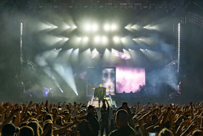 Oscar and The Wolf @ Lokerse Feesten, picture 8, photographed by Luc Klinckaert - FrontView Magazine