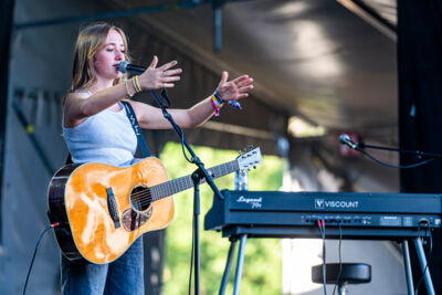 Ise @ Rijvers Festival 2024, picture 3, photographed by Dimitri Vanlommel - FrontView Magazine
