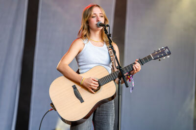Ise @ Rijvers Festival 2024, picture 9, photographed by Dimitri Vanlommel - FrontView Magazine