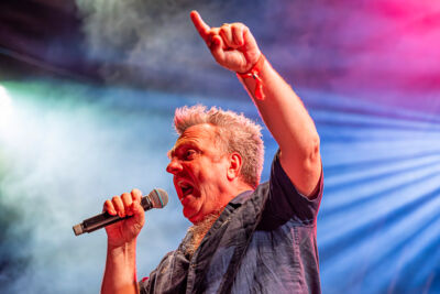 Ivan Pecnik @ Vlaanderen Zingt - Bollekesfeesten Antwerpen, picture 4, photographed by Youri Vanlommel - FrontView Magazine