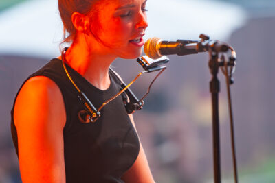 Emma d' Arc @ Rijvers Festival 2024, picture 8, photographed by Jurgen Van De Maele - FrontView Magazine