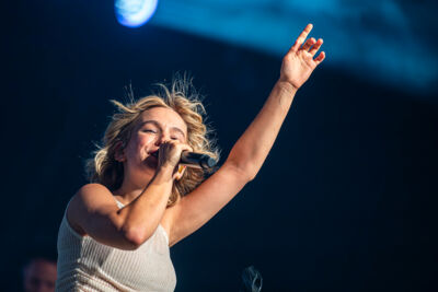 Pommelien Thijs @ Rijvers Festival 2024, picture 3, photographed by Dimitri Vanlommel - FrontView Magazine