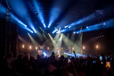 Pommelien Thijs @ Rijvers Festival 2024, picture 20, photographed by Dimitri Vanlommel - FrontView Magazine