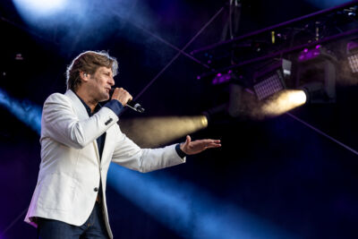 Günther Neefs @ Maanrock 2024, picture 10, photographed by Marc Verdonck - FrontView Magazine
