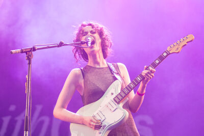 Kids With Buns @ Maanrock 2024, foto 5, foto's door Jelle Meersschaut - FrontView Magazine