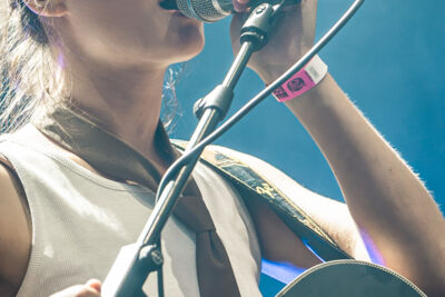 Kids With Buns @ Maanrock 2024, foto 9, foto's door Jelle Meersschaut - FrontView Magazine