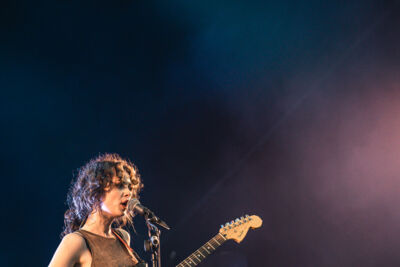 Kids With Buns @ Maanrock 2024, foto 12, foto's door Jelle Meersschaut - FrontView Magazine