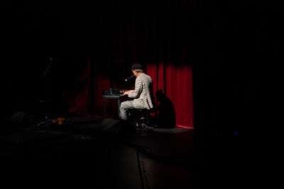Bent Van Looy in Koor @ Stadsschouwburg Antwerpen, foto 1, foto's door David Johnson - FrontView Magazine