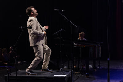 Bent Van Looy in Koor @ Stadsschouwburg Antwerpen, foto 51, foto's door David Johnson - FrontView Magazine