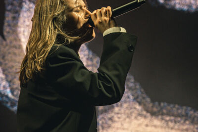 Girl In Red @ Vorst Nationaal, picture 3, photographed by Jelle Meersschaut - FrontView Magazine