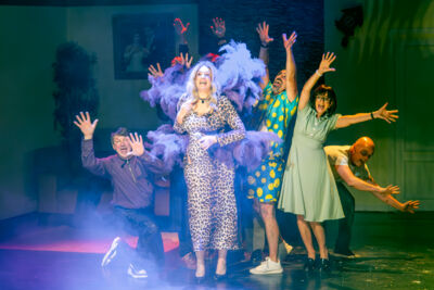 Première voor hetzelfde geld @ Het farcetheater, picture 16, photographed by Jurgen Van De Maele - FrontView Magazine