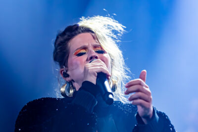 Selah Sue @ Het Depot, picture 9, photographed by Leen Verlinden - FrontView Magazine