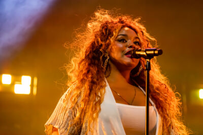 Selah Sue @ Het Depot, picture 10, photographed by Leen Verlinden - FrontView Magazine