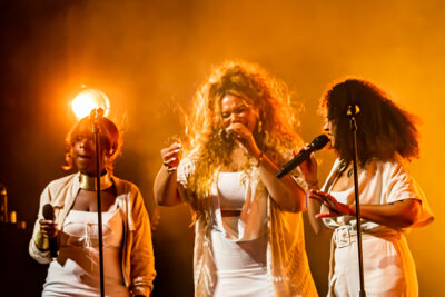 Selah Sue @ Het Depot, picture 15, photographed by Leen Verlinden - FrontView Magazine