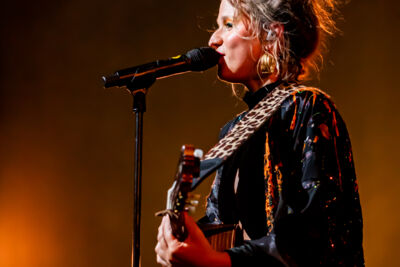 Selah Sue @ Het Depot, picture 16, photographed by Leen Verlinden - FrontView Magazine