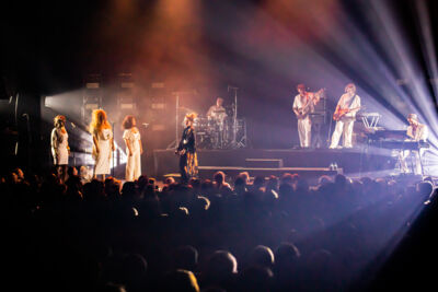 Selah Sue @ Het Depot, picture 21, photographed by Leen Verlinden - FrontView Magazine