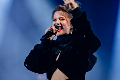 Selah Sue @ Het Depot, picture 24, photographed by Leen Verlinden - FrontView Magazine