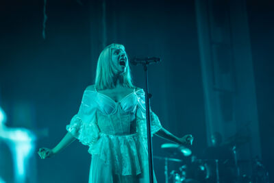 Aurora @ Vorst Nationaal, picture 4, photographed by Jelle Meersschaut - FrontView Magazine