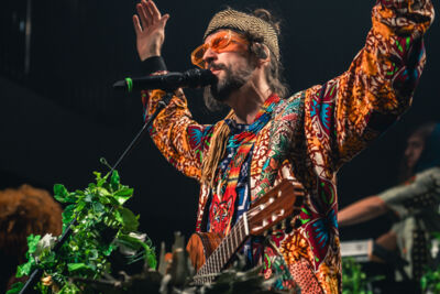 Crystal Fighters @ La Madeleine, picture 12, photographed by Jelle Meersschaut - FrontView Magazine