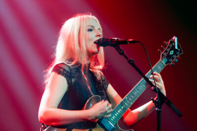 Sylvaine @ Ancienne Belgique, picture 4, photographed by Jurgen Van De Maele - FrontView Magazine