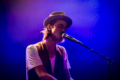 Iskander Moon @ De Roma, picture 2, photographed by Peter Smet - FrontView Magazine