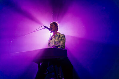 Emmy d'Arc @ AB, picture 12, photographed by Peter Smet - FrontView Magazine