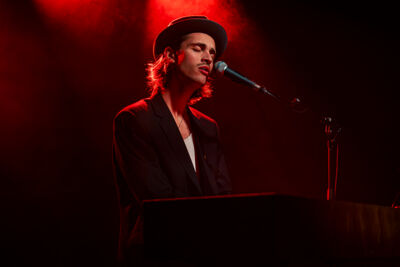 Iskander Moon @ AB, picture 3, photographed by Peter Smet - FrontView Magazine