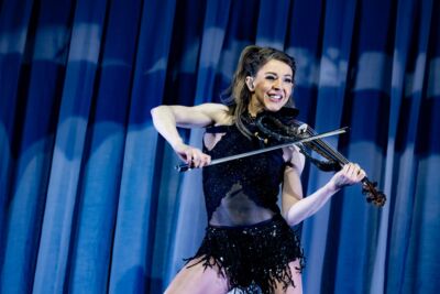 Lindsey Stirling @ Vorst Nationaal, picture 3, photographed by Dorien Goetschalckx - FrontView Magazine