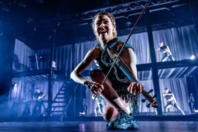 Lindsey Stirling @ Vorst Nationaal, picture 10, photographed by Dorien Goetschalckx - FrontView Magazine