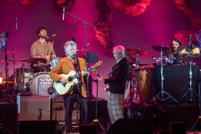 Crowded House @ 013, picture 11, photographed by David Johnson - FrontView Magazine