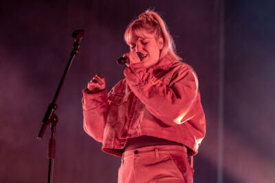 London Grammar @ Vorst Nationaal, picture 5, photographed by David Johnson - FrontView Magazine