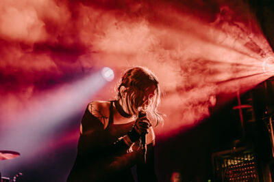 Chelsea Wolfe @ Trix, picture 13, photographed by Peter Smet - FrontView Magazine