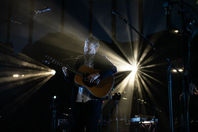 Ben Howard @ Vorst Nationaal, picture 22, photographed by Bart Janssens - FrontView Magazine