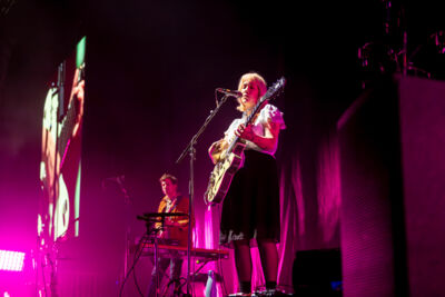 Bess Atwell @ Vorst Nationaal, picture 5, photographed by Bart Janssens - FrontView Magazine