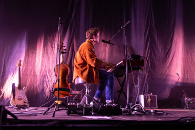 Bess Atwell @ Vorst Nationaal, picture 14, photographed by Bart Janssens - FrontView Magazine