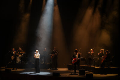 Hooverphonic and Strings Hooverphonic @ Muziekgebouw Eindhoven, picture 6, photographed by Kitty van de Waart - FrontView Magazine