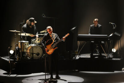 Hooverphonic and Strings Hooverphonic @ Muziekgebouw Eindhoven, picture 10, photographed by Kitty van de Waart - FrontView Magazine
