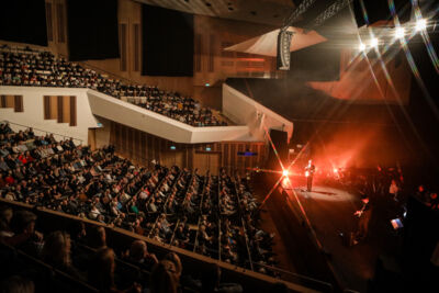 Hooverphonic and Strings Hooverphonic @ Muziekgebouw Eindhoven, picture 12, photographed by Kitty van de Waart - FrontView Magazine