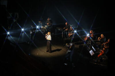 Hooverphonic and Strings Hooverphonic @ Muziekgebouw Eindhoven, picture 22, photographed by Kitty van de Waart - FrontView Magazine