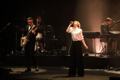 Hooverphonic and Strings Hooverphonic @ Muziekgebouw Eindhoven, picture 25, photographed by Kitty van de Waart - FrontView Magazine
