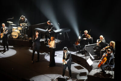 Hooverphonic and Strings Hooverphonic @ Muziekgebouw Eindhoven, picture 30, photographed by Kitty van de Waart - FrontView Magazine