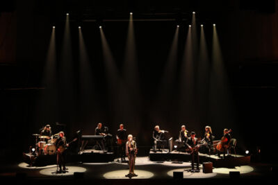 Hooverphonic and Strings Hooverphonic @ Muziekgebouw Eindhoven, picture 43, photographed by Kitty van de Waart - FrontView Magazine